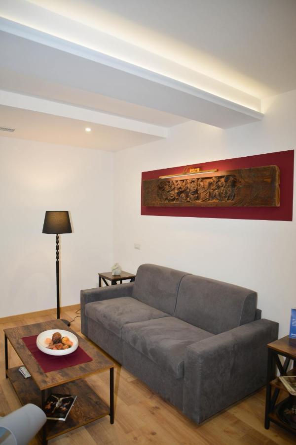 Fidia Palace Claudia'S Apartment Colosseo 로마 외부 사진